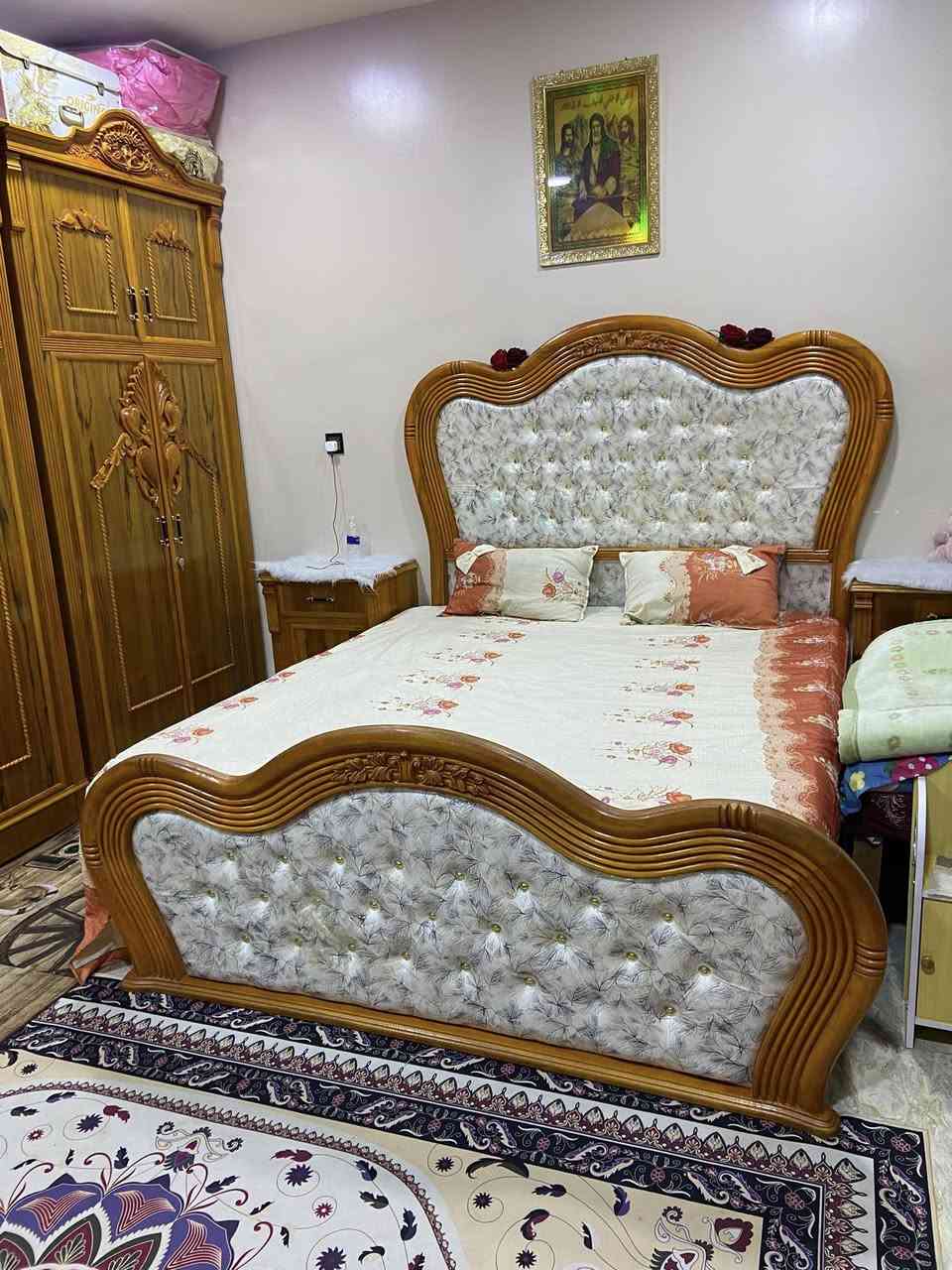 السلام عليكم غرفه خشب عراقي شغل جديد 2025ست بيبان عرض الكنتور 3.5م زاويه ملابس نزال 60س عرض 120 ارتفاع 2.70م واجه 5ملم وداخل 4ملم ضهر جرجوبه دفن  العنوان بغداد السيديه قرب تقاطع درويش رقم  ***********
