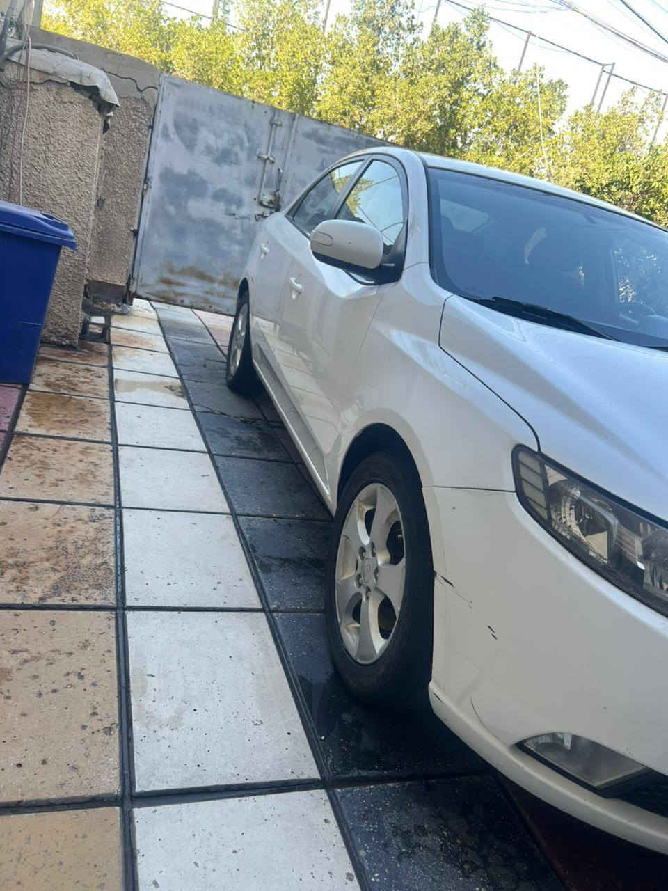 سيراتو 2010
مكفوله كفاله عامه 
عدا بارد بسيط
سياره كلش جديده
رقم اربيل تريد تحويل او وكاله
محرك وكير كفاله بيه سياره منضومه غاز
العنوان بغداد حي البنوك 
*********** 
***********
