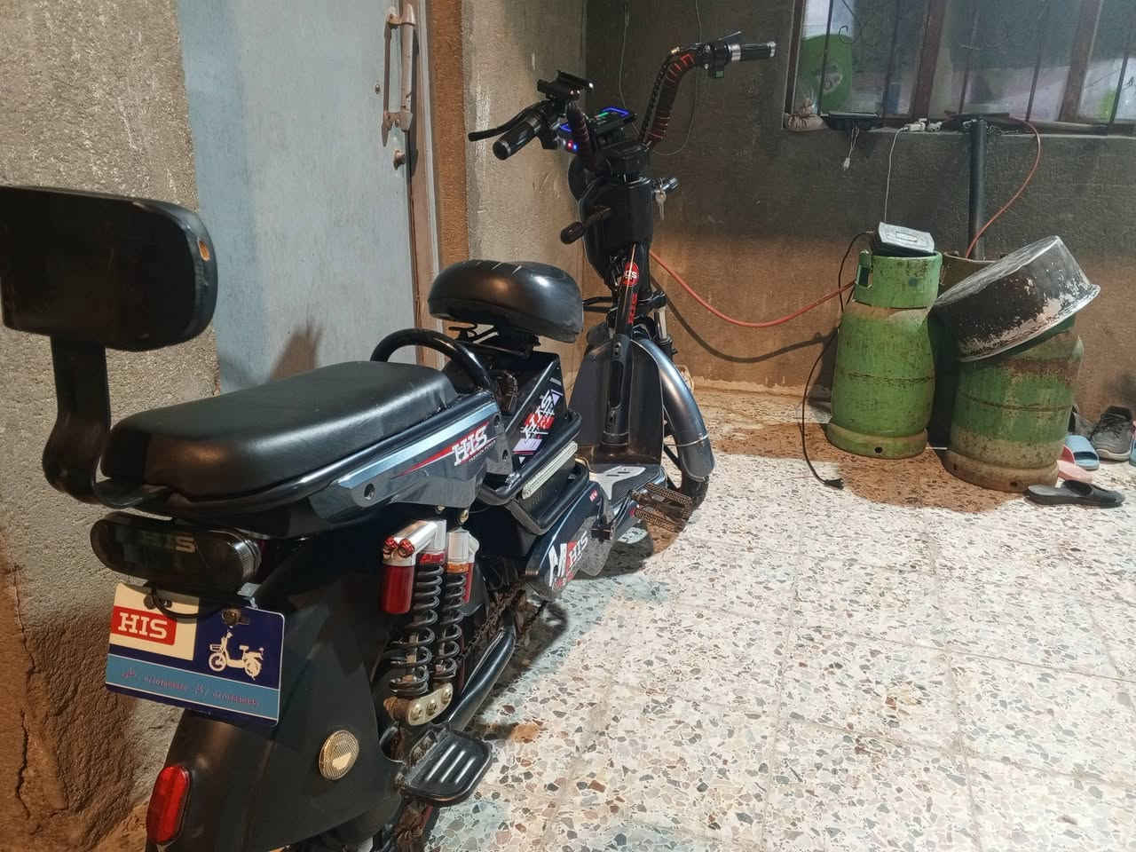 دراجه شحن حجم 20 نظيفه بطاريات جدد العنوان البصره السراجي التواصل واتساب شريحه ***********
