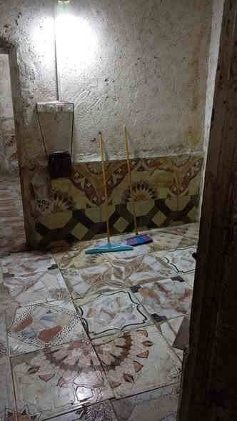 سلام عليكم بيت حواسم مرتب 6 وبي مجال البيت كله سراميك وسقف ثانوي مجاري جديده كلوبات بي كيزر بي البيت لاعلي كص ولا ازاله المعقل شفقت العامل ***********
