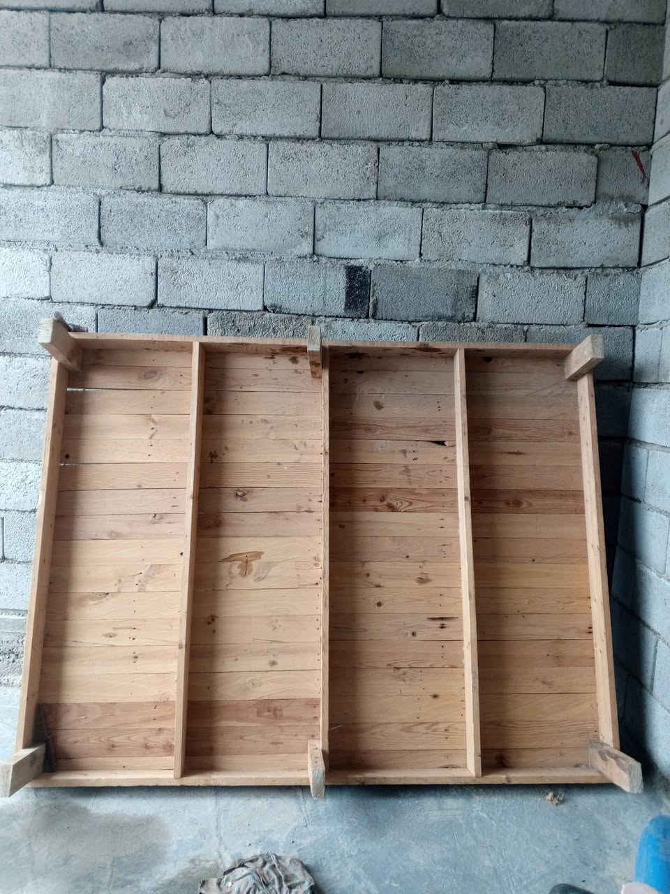 جربايه خشب ودوشك نفرين مستخدمات للبيع السعر 40والشراي يتصل ع رقم الهاتف ‏‪***********‬‏
