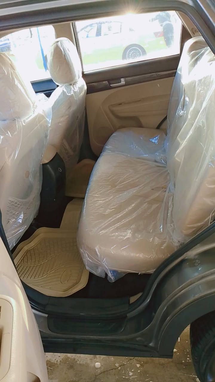 سلام عليكم سياره سورنتو بانزين كصه جنطه ادوات ادوات متومه ارقام وسنويه تخم تاير كارتون حداديه 100 كير مكينه خير من الله تبريد تدفئه فول تبريد 3 قطع سياره 7 راكب سياره خليجي السعر 57 رقم الهاتف ‏‪0780 828 0023‬‏ يوجد واتساب فقط
