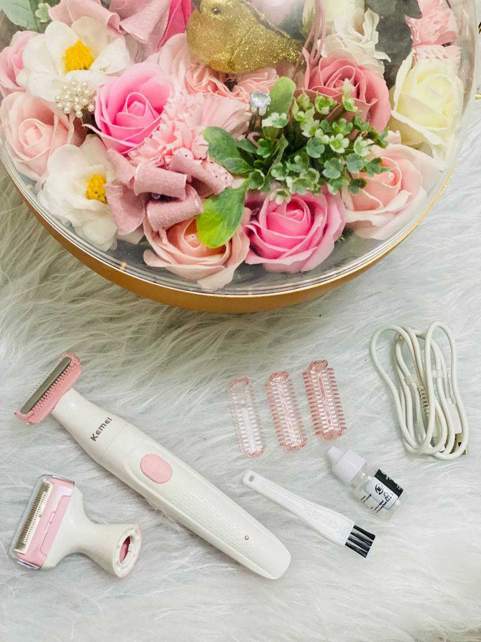 مكينة حلاقة كيمي 🌸✨
✔ بدون ألم وبدون جروح
✔ آمنة وسهلة للاستخدام المنزلي للوجه والجسم كامل
✔ بحجم صغير وتشحن، تقدر تاخذيها معاك وين ما تروحين


**إذا كنت صاحب هذا الإعلان وتريد حذفه لأي سبب، رجاءا أرسل رسالة إلى الدعم الفني**