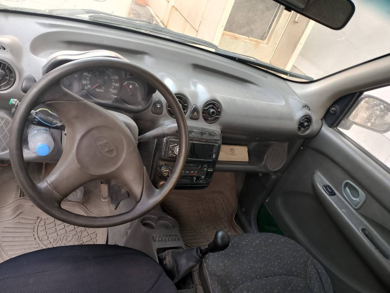 السلام عليكم
سيارة هونداي اتوس 
موديل ١٩٩٧ 
رقم كركوك بأسمي تحويل ثاني يوم 
محرك اربع سلندر ١٤٠٠
حداديه ٦٠بالميه 
كير ومحرك بالشرط 
السعر ٢٤ وبيها مجال بسيط 
وترهم مراوس حسب القناعه
رقم الهاتف بي واتساب ***********
