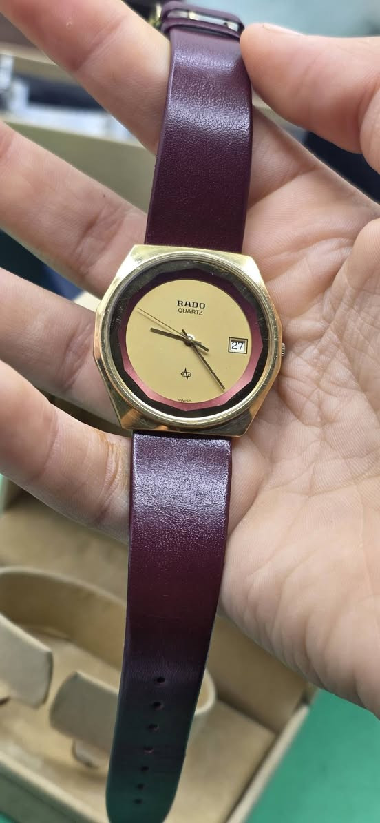 رادو الغزالي
كوارتز 
القطر ٣٥
سير او بك بلاد 
العلبة الأصلية 
إنتاج الثمانينات 
سعر 200 دولار 
#الكل


**إذا كنت صاحب هذا الإعلان وتريد حذفه لأي سبب، رجاءا أرسل رسالة إلى الدعم الفني**