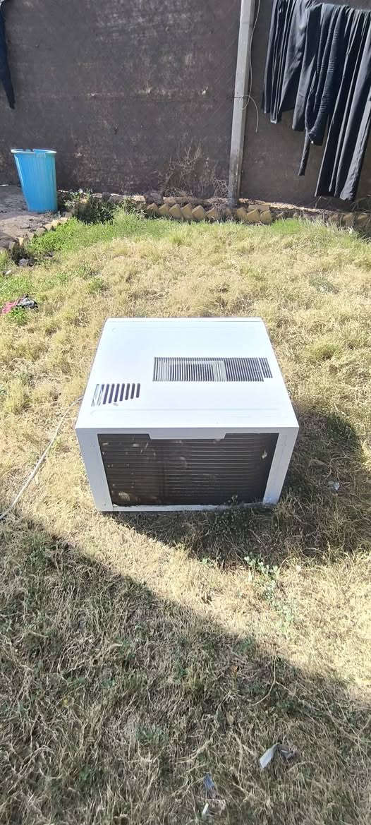 سلام عليكم مكيف دنكا للبيع نظيف مامصلح غاز الشركه استخدام صيفه وحده سعره 250الف ***********
