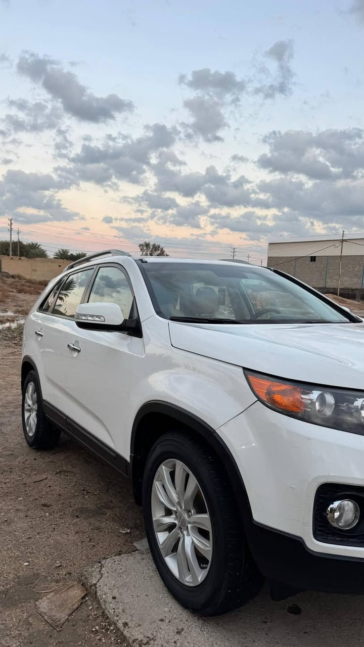 السلام عليكم
سورنتو موديل 2011 خليجي رقم اربيل دولين
تريد تحويل او وكالة
مواصفات فول واحد ع واحد 
سياره مكفوله من بارد وصبغ 
كير ومحرك ع وضع الشركة 
السعر 143وبيه مجال 
مكان بابل الاسكندريه 
***********
