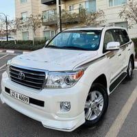 لاندكروزر GXR • ٢٠١٤ • ماشي ١٨٠ الف