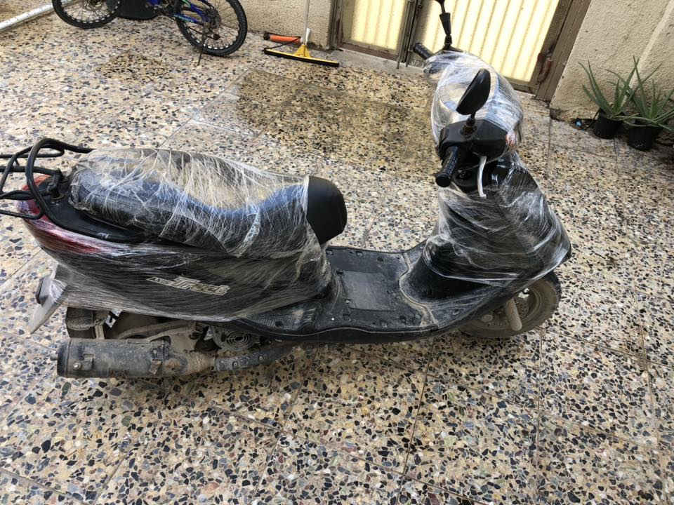 سلام عليكم 
اكزز 140 
الكفرات جيدة المكينة مجفتة مرة واحدة 
نوزل 
الموقع الكاظمية 
السعر 750 الف 
***********
