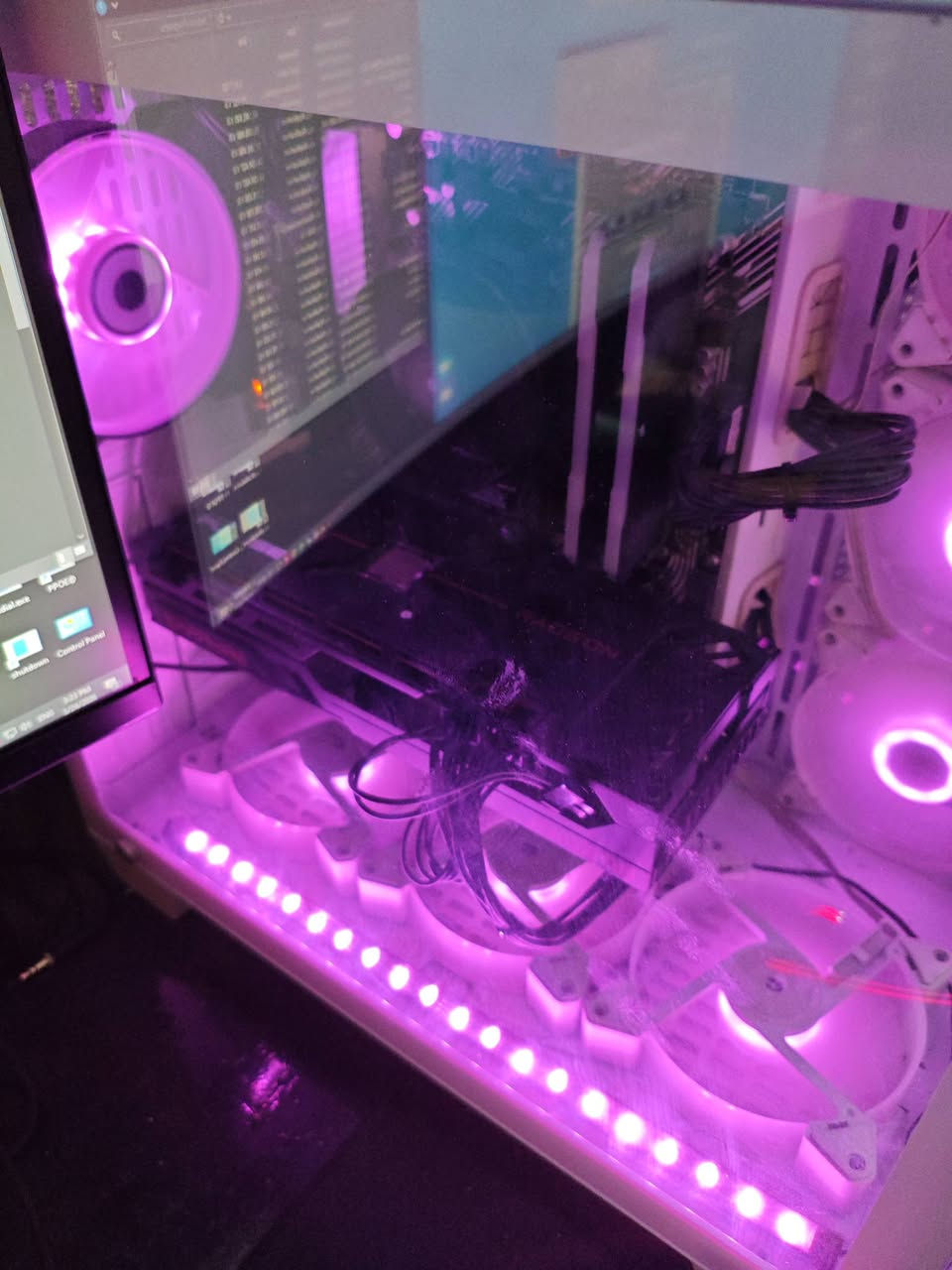 تجميعة amd تشغل2k
120-130 فريم اغلب الالعاب 

المواصفات:

CPU: Ryzen 5 5500
GPU: RX 6750 XT 16gb dual-fan
M.B.: Asus B450M-A II PRIME
RAM: 16GB 3200 DDR4
STORAGE: NVME 1TB
+2TB SSD
+250GB SSD
P.S: xigmatic 750watt
CASE: 6 FANS WITH RGB
UPS: FALCON offline 2500KV

رايدها ب 1,400 قطعها كلها ماخذها بالكرتون

مشاكل: لايوجد مشكلة هاردوير
 فقط بان في لعبة Delta force على ستيم فقط!


**إذا كنت صاحب هذا الإعلان وتريد حذفه لأي سبب، رجاءا أرسل رسالة إلى الدعم الفني**