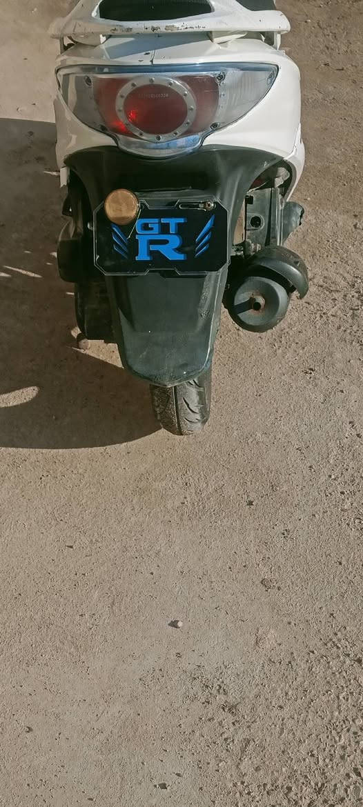 سلام عليكم
دراجة جي فور فحل للبيع 
المواصفات
دراجه مفتوحه مجفته تجفين رايمر اصليي
دراجه خير من الله لياخذه ينسه لعطل الله شاهد 
لتواصل ***********بي واتساب 
العنوان قلعه سكر
