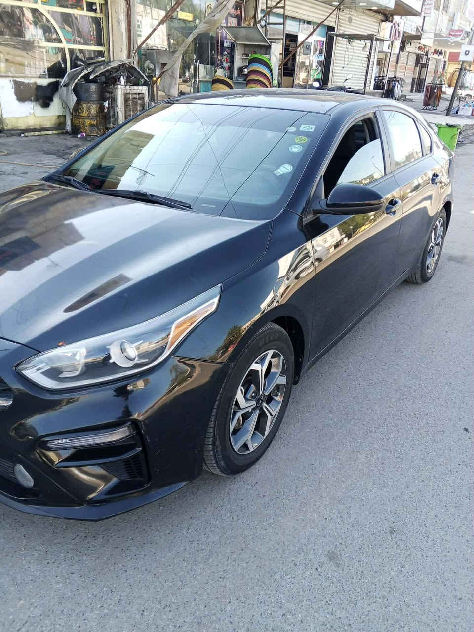 السلام عليكم
فورتي للبيع مديل ٢٠١٩ كيرمحرك مكفول كير ايتي حادثها موضوح بصور وبيها بارد بجاملغ الخلفي بدون ايرباك السيارة رقم اربيل بسمي 
مواصفات السياره 
شاشة
كامره دواره 
رادار قياده اليه 
تنبيه مغادره عن المسار 
ثلاث انضمة قياده (ايكو :سبورت :سمارت)
تحكم ستيرن جهتين 
 ماشيه 43قابل للزيادة
لتواصل ‭٠٧٧٣ ١٧٦ ٩٣٦٥‬
مكان السيارة بغداد الحريه الدولعي 
السعر ١٢٥ وبيها مجال 
شباب اني مكلف بل نشر الشراي يخابر
