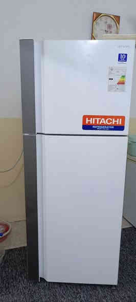 السلام عليكم عندي ثلاجه هيتاشي بخاخ نضيفه كلش مال بيت الاصليه مال بيت عنوان كربلاء  البوبيات الحر الصغير رقم الموبايل ***********
