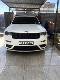 جيب گراند شيروگي ٢٠١٨ سومت اعلى فئه بالجيب الموصفات:     المحرك:  V6 س...