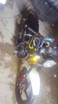 دراجه سونك يراني للبيع الدراجه مكفوله الدراجه ماشيه ٢٥ الف نضيفه العنو...