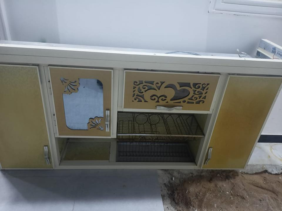 للبيع كاونتر  مترين مع سنك مرمر الكاونتر شغل باب اول مبطن داخله نضافه 80‎%‎    اي  استفسار ع الواتساب  *********** مكان البصره تنومه  يوجد توصيل لجميع مناطق البصره
