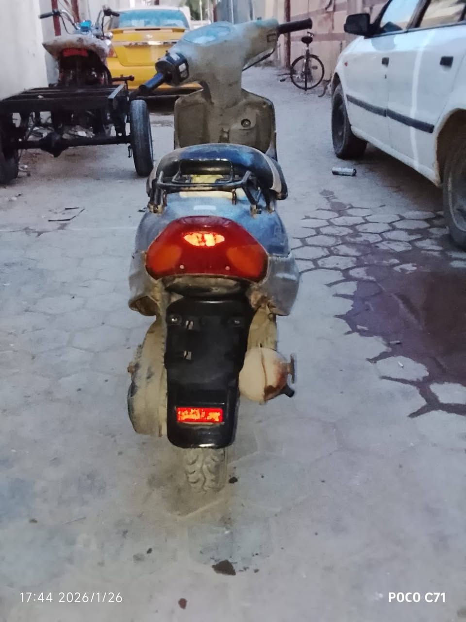 سلام عليكم
دراجه للبيع نضيفه 
السعر 180 وبي مجال بسيط
.المكان الرميثه 
الرقم.***********
