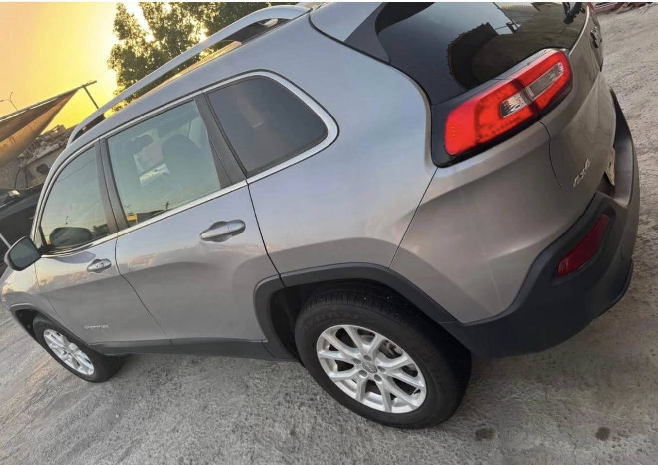 سلام عليكم 

سيارة جيب بغداد تحويل ثاني معوقين وصايره حره مديل 2017سيارة فول مواصفات بصمة صندوقك شفط سايد بريك بصمة كشن كهرباء سيارة جديدة حيل تخم تاير 
وارد امريكا بيها خشم البنيد والجاملغ عكس السايق مكينة 4سلندر /2400ستوها مفتوحة وعايديها غراضها كل اصلي من الوكاله السيارة جاهزه تخم تاير حداده تبريد 

حلوة ومناسبه 
السعر103وبيها مجال بسيط 
مكلف بالنشر 

مكاني البصرة
***********
