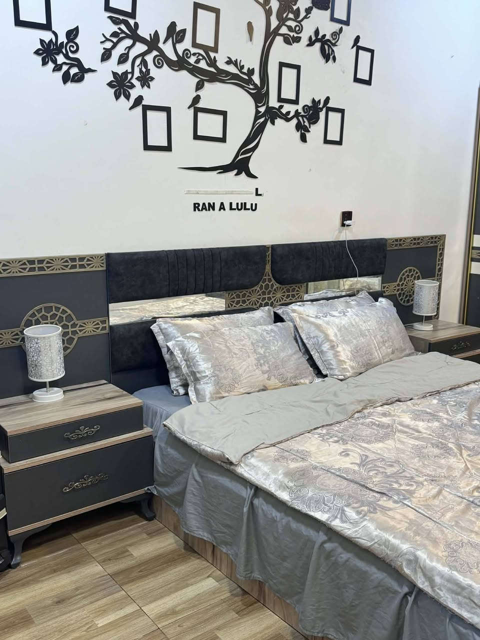 سلام وعليكم غرفه تركي جديده مستعمله شهرين 5قطع بعده جديده ويه توشك سعره 525بيه مجال شي قليل مكاني موصل تل رمان هذه رقمي ما بي وتساب***********
