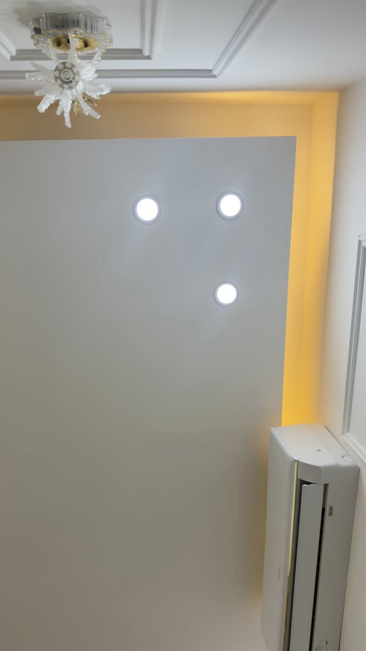 تنفيذ ديكور رُكم بالسقف جبس بورد بتصميم عصري ولمسات مرتبة ✨
تم العمل بدقة عالية مع توزيع إنارة وديكور يضيف فخامة وراحة للمكان 👌  
نهتم بأدق التفاصيل حتى يطلع السقف بصورة أنيقة ومتكاملة مع الديكور الداخلي 🤍
كربلاء ***********
#ديكور #جبس #بورد #صباغ #صباغين #كربلاء #صبغ #صباغ #واجهية
