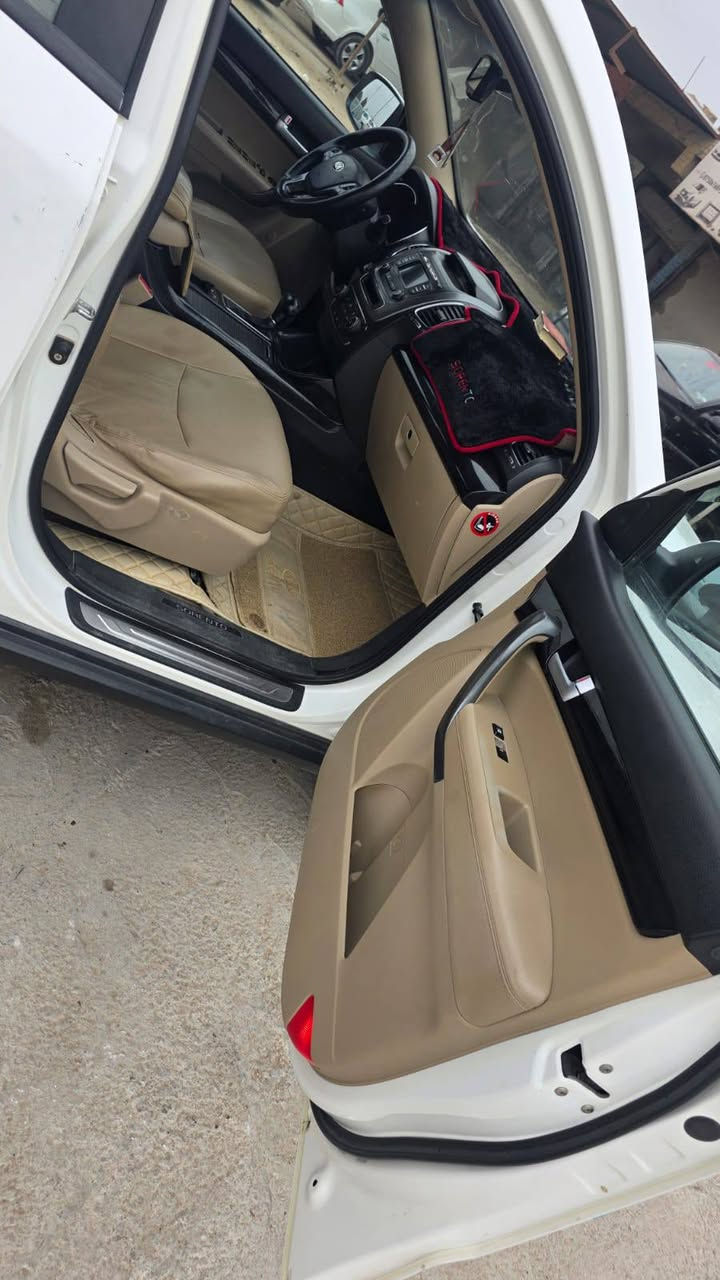 السلام عليكم كيا سورنتو 2015خليجي رقم ديالئ انكليزي سياره بسمي كفاله عامه من ضربه ومن حادث وكفاله من صدر وتخم تايرات جدد سبعه راكب وسته سلندر عنواني بابل الحصوه السعر 180وبيه مجال ***********
