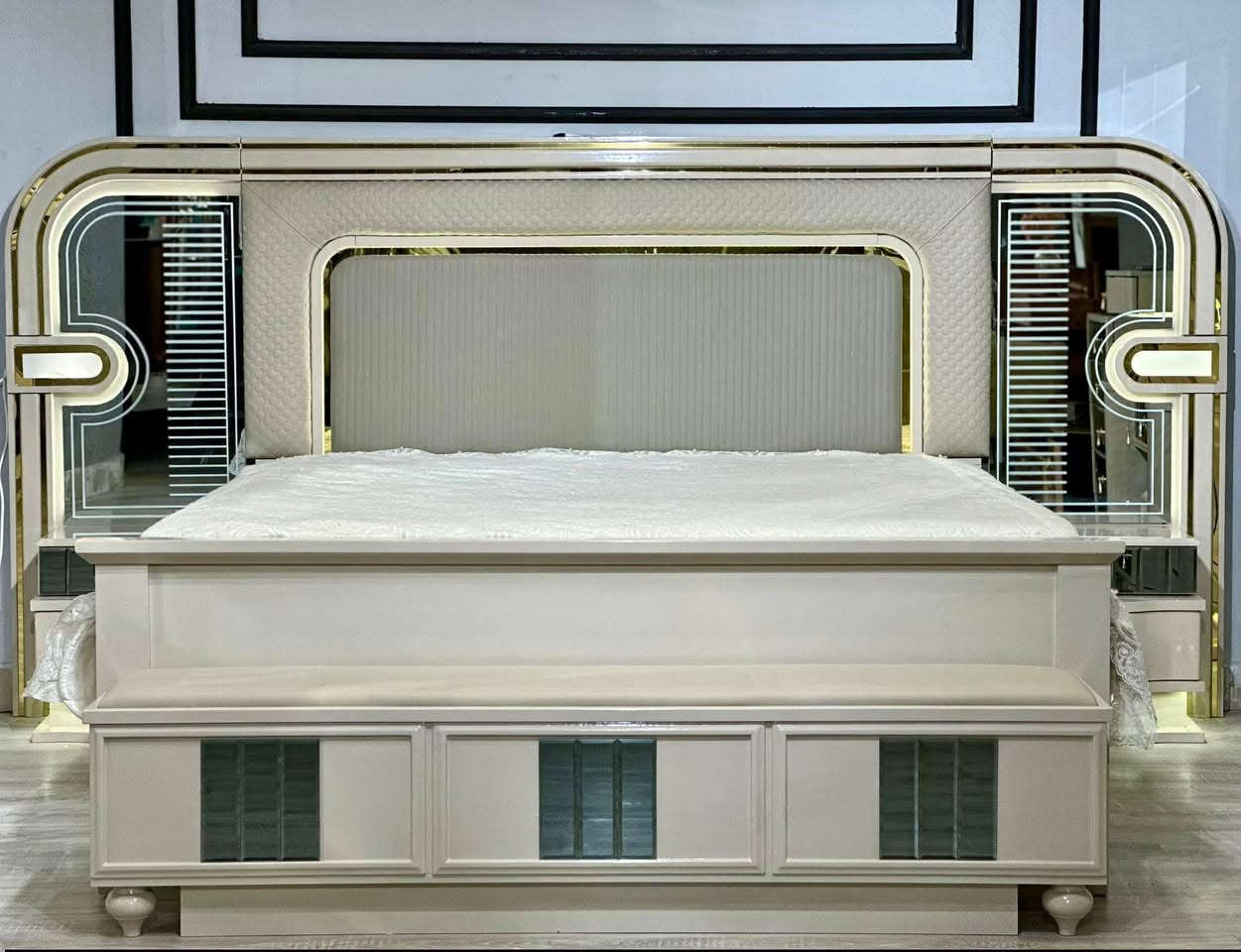 غرفة نوم للبيع استخدام 3 اشهر فقط
للاستفسار الاتصال ع رقم ***********
