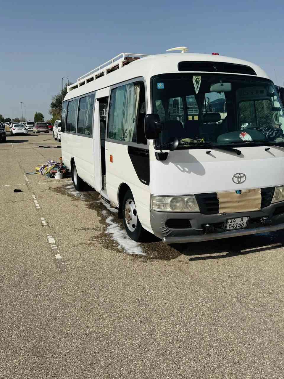 السلام عليكم
كوستر 2014 للبيع 
جاهزه لاخير قلاب ستاركس تبريد محور
ميكانيك كفاله سنويه لل30 مصفره من كلشي خط وبحث جديد خطه بغداد كربلاء 
فقط بانزين ما محوره غاز مكفوله ماعدا رشتين صبغ بسيطات جدا 
مكاني ناصريه 
الاستفسار ***********
***********
