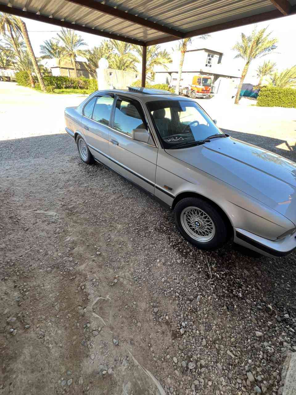 سلام عليكم
بي امً
موديل 1991 
سياره. جاهزه تخم تاير 
صدر كير محرك كله جديد 
تبريد نقص كمبريسر 
صبغ اثر جراد بدون ضرر 
العنوان بغداد 
رقم ‭0780 394 2651‬
