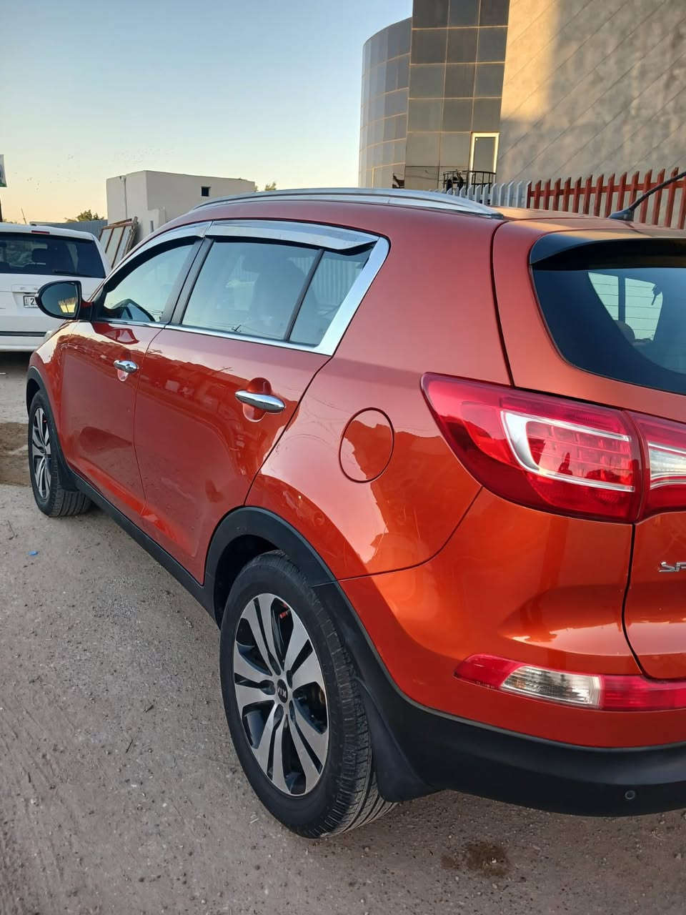 السلام عليكم.
للبيع سبورتج 2014 خليجيه مكفوله 
مكان السياره بغداد اليوسفيه قصر الاوسط 
السعر 145وبيها مجال 
للاتصال :***********
