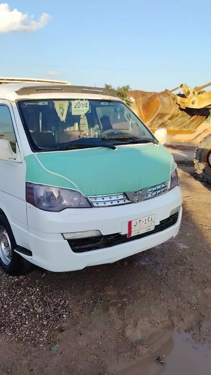 جنبي 2014H1 سياره مابيه لا صبق ولا ضربه باب كهربائي درع قواس مكينه فور واي كير اكسل تخم تاير التبريد بس قاز صدر  خلفي امامي دوشمه وسفاري مشط وباور صار سبوع من شادهن سبايه تزريف كصه سياره متعوب عليه حيل ***********
