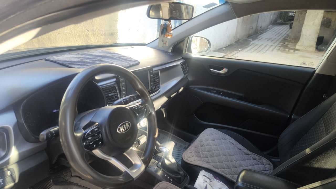 السلام عليكم كيه ريو وارد امريكي موديل 2019 حره بصره رقم جديد بسمي حادث كلش حلو خلفي بس الحوض ماواصل وبالعراق صار عندي بيه تبديل بنيد وبارد خفيف باب السايق والمدكر الخلفي بي شوي صبغ كد جف ***********
