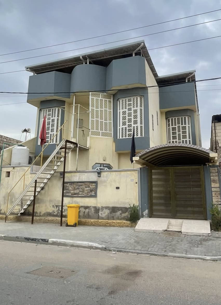 بيت حديث للبيع ، في القبلة
بيت حديث للبيع ، في القبلة، موقع ممتاز وعلى شارع العام
طابقين ، الطابق الثاني عبارة عن شقتين 
المساحة: 216
سعر البيت / 275 مليون وقابل للتفاوض 

للأستفسار الاتصال على الارقام التالية 
***********
