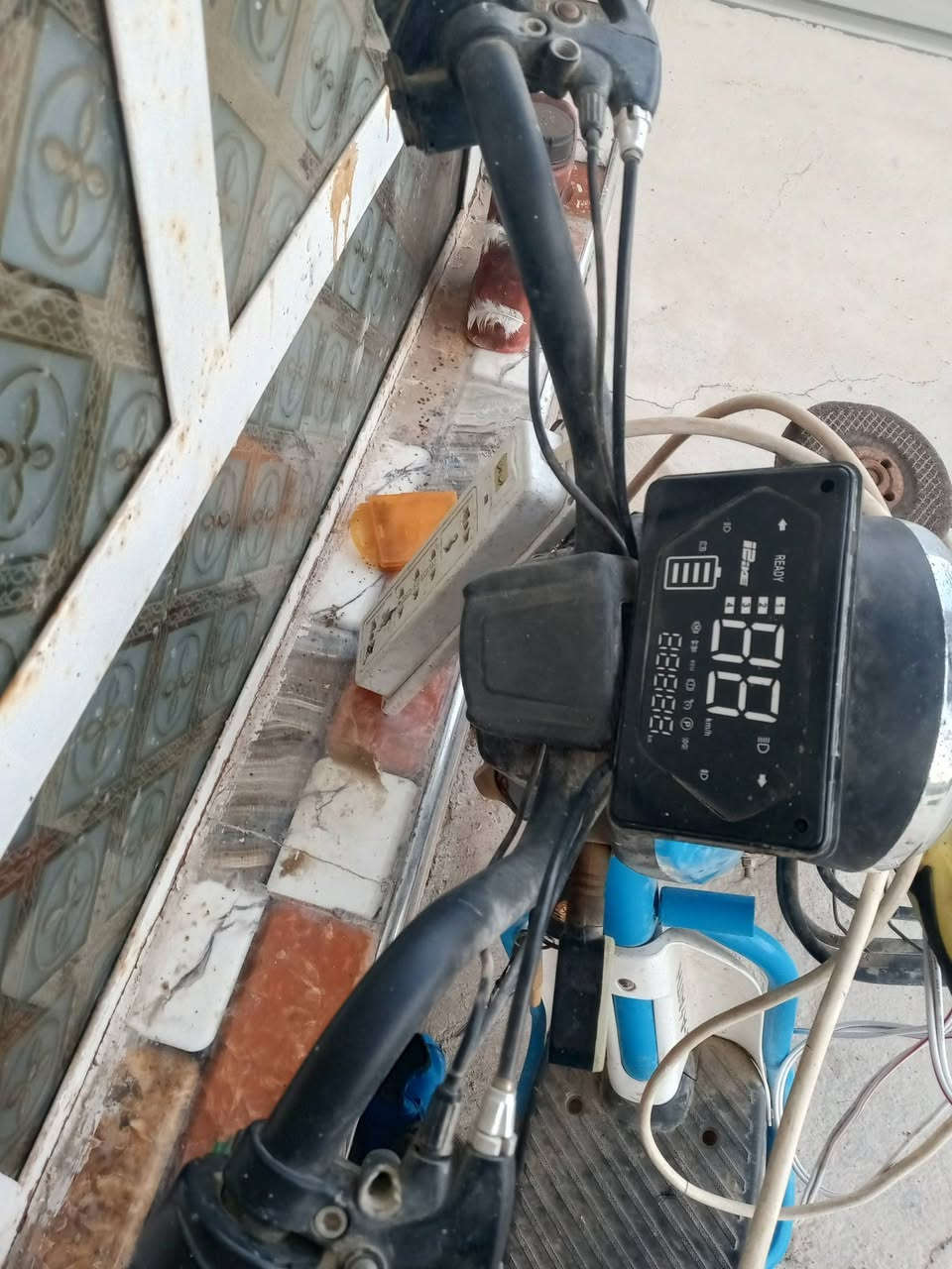 السلام عليكم
بايسكل شحن 4 نمر
نقص بطاريات لان متروك 
نضيف وسريع لكن ابني يبيته على الشحن ضعفن البطاريات
السعر قيم واخذ


**إذا كنت صاحب هذا الإعلان وتريد حذفه لأي سبب، رجاءا أرسل رسالة إلى الدعم الفني**