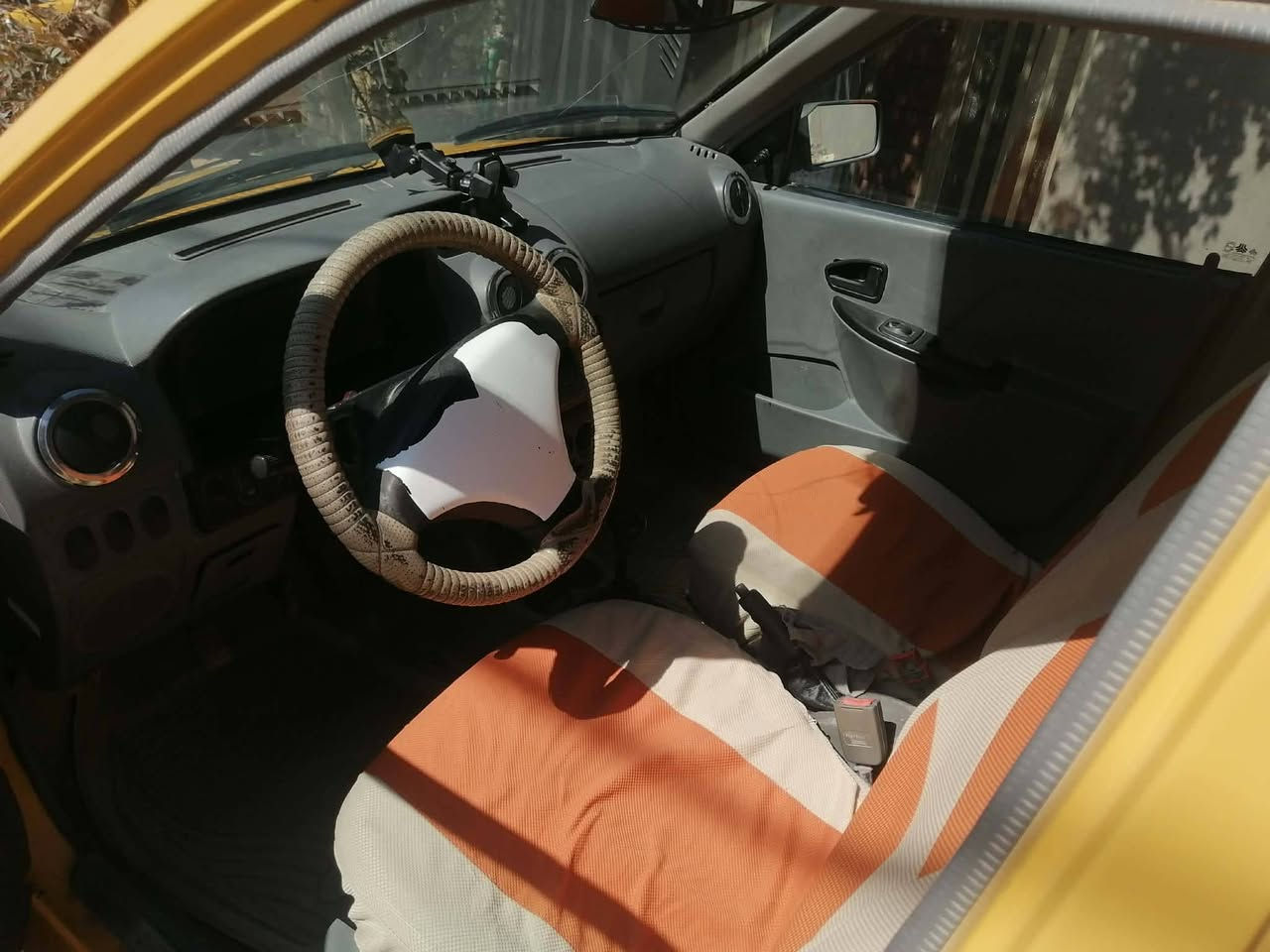 السلام عليكم سايبا للبيع موديل 2015
مصفره هيه وغرامات سنويه ما صاقطه

سياره جاهزه كير ومكينه وحداديه تخم تاير جديد باتري جديد    
مكان ال حمد السعر 32 وبيهة مجال قليل ***********
