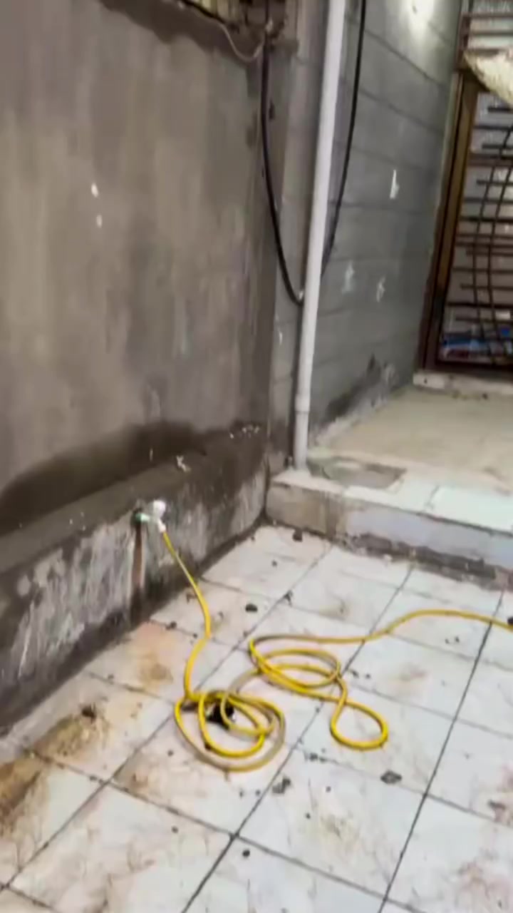 السلام عليكم متوفر بيت للأيجار 150 متر بيد جديد وجاهز من كل شيء المكان البوبيات البزل المدفون علئ الشارع العام تفاصيل أكثر واتساب ***********
@إشارة
