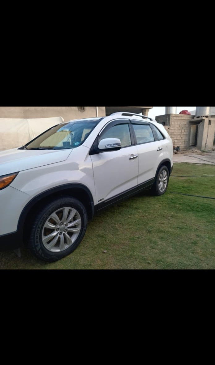 سلام عليكم البيع سورنتو خليجي 2010مكفوله كفاله عامه سته سلندر بني راما بصمه كامل مواصفات مكان السياره صلاح الدين قضاء العلم رقم سياره بغداد ***********
