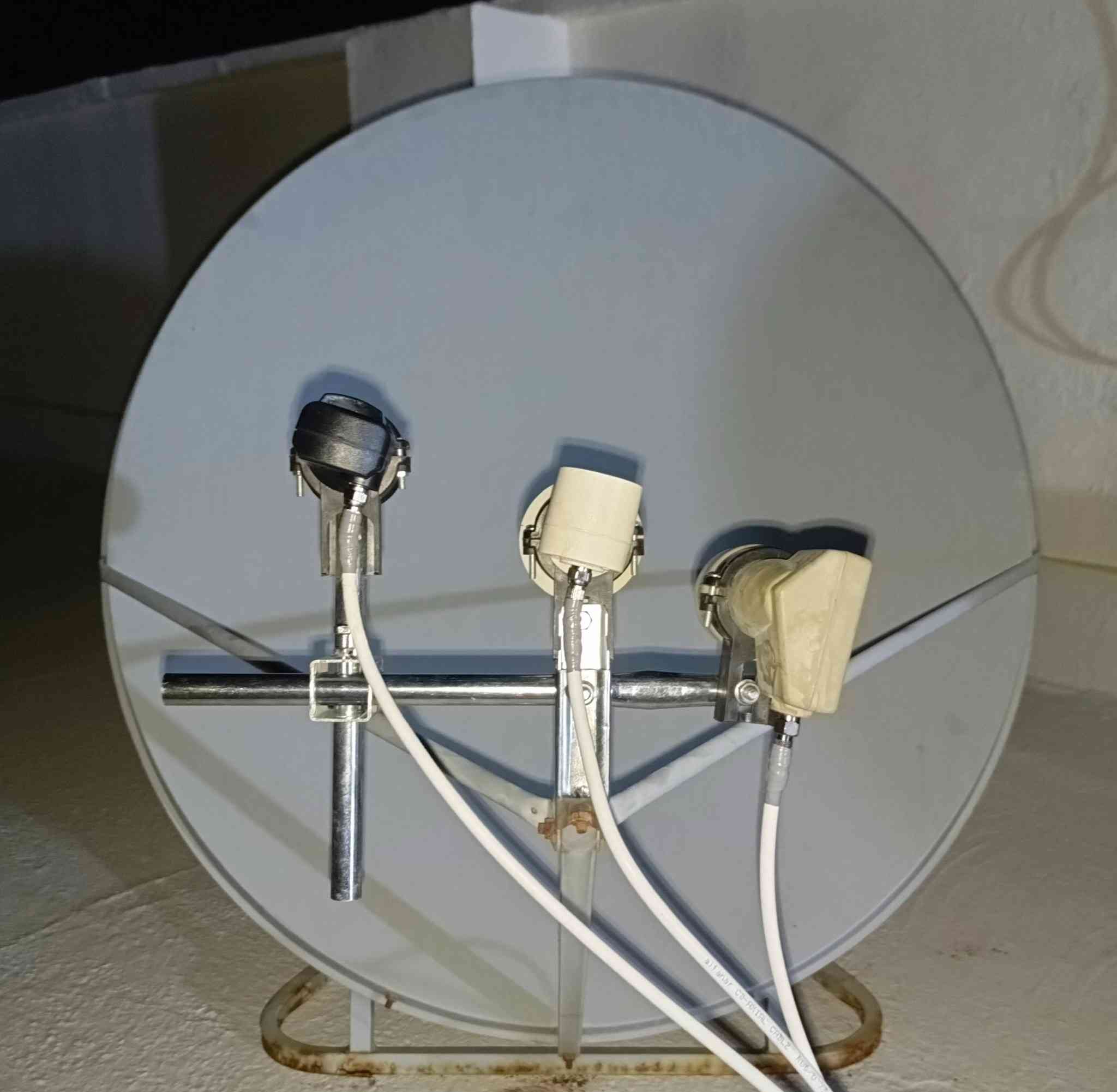 ويانة راح تشاهد جميع المباريات (مجاناً)
اقوى الدوريات تكدر تشاهدها مجاناً
وبالتعليقين العربي والأنكليزي
بدون فقدان الاشارة ولا صيانة ولا كل هاي السوالف

التعليق العربي تحتاج ستلايت يحمل سيرفر فورايفر مثل ميديا ستار 2727 
التعليق الانجليزي اي ستلايت متوفر عندك فقط يكون HD

القنوات الرياضية تعمل على الأقمار الصناعية المجانية والشيرنك
للاستفسار اكثر الاتصال على 👇👇
*********** عـــمـــر ســـات
