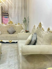 تخم للبيع  ملكي تزكام 5 قنفات مع طاوله تخم جديد مصاله شهرين من مشتريه ...