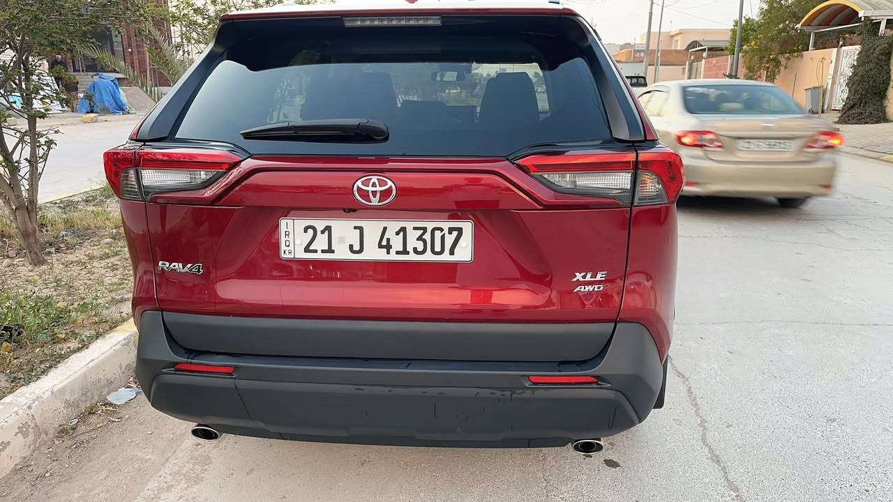 🌹🌹تحية طيبة🌹🌹
راف فور2023 امريكي 

السياره بدون صبغ بونيد امبدل بلادي 

صور امريكا والسونار مرفق

فول مواصفات XLE فور ويل 

 محرك 2500 

مواصفات

بصمة / سلايد / جنطة كهرباء / مود درايف / رادارات 

كرسي كهرباء / شاشة كار بلي 

رقم سليمانيه باسمي 

السعر227 او مراوس 

عنواني ديالى خانقين

***********
