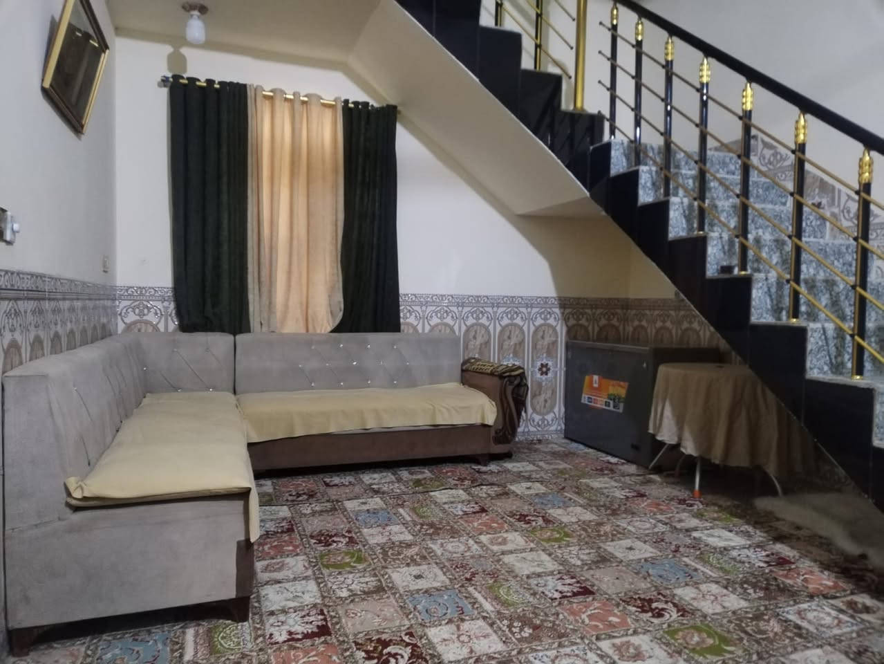 بيت للبيع بناء حجر
المساحه 300متر 
السعر 100مليون قابل للتفاوض
جنس العقار طابو زراعي سند 25
بيت جاهز نقص واجهيه فقط
خدمات كامله
العنوان الرمادي السوره صوفيه خلف مجمع سلام سكني
للبيع مكانهم 
________________________

للمزيد من التفاصيل يمكنكم زيارة مكتبنا 

مكتب سنتر 40 للعقار 
   في  الرمادي  شارع 40  مقابل ماركت القيصر 

او الاتصال على الارقام التالية  

 ***********   فراس  
 ***********   أبو جود 
 ***********   أحمد 
 

نستقبل من حضراتكم كافة العروض العقارية 

رضاكم أهم أهدافنا
