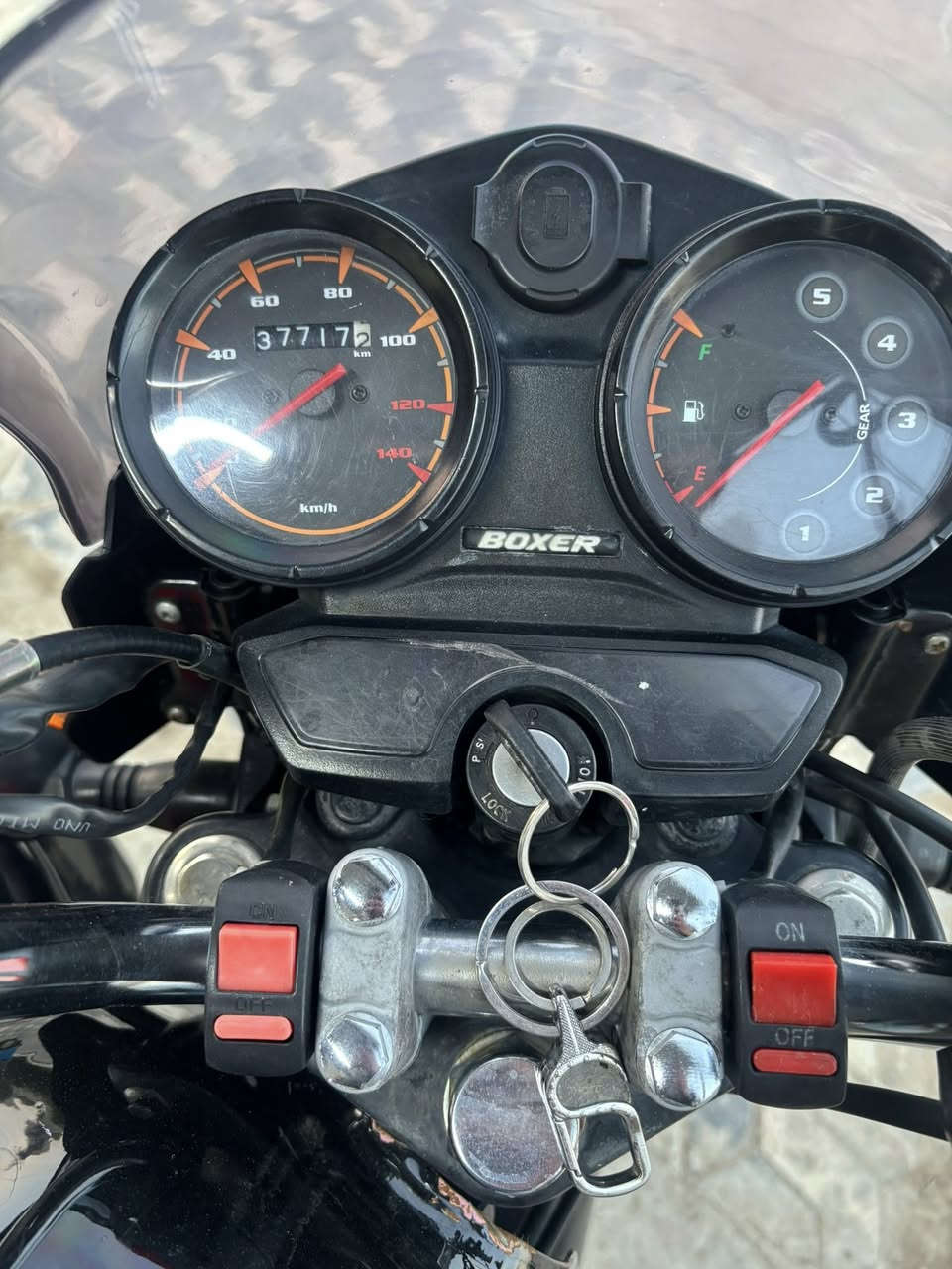 سلام عليكم دراجه بوكسر موديل 21 مكفوله دراجه رقم ديالى نكلزي  تحويل ثاني يوم  سعرهي مليون 800 الف بيهي مجال اي ستفسار اتصل ودلل مكاني ديالى قرب مطعم سامان السياحي ***********
