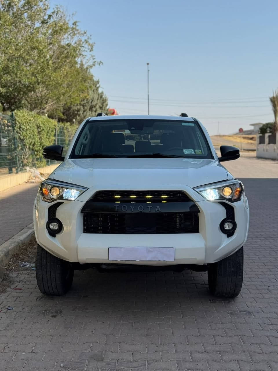 السلام وعليكم  

فوررنر موديل 2022.  __SR5. 
سياره 7راكب.  مكفوله نضيفه وجديده 
ماشيه 44 الف ميل  
حادثها حلو ومصلح ع بارد  قطره معجون مابيها ورقمهه دهوك  السعر $ 295 وبيها مجال مكانها واسط العزيزيه  لتواصل مع صاحب السياره ***********
