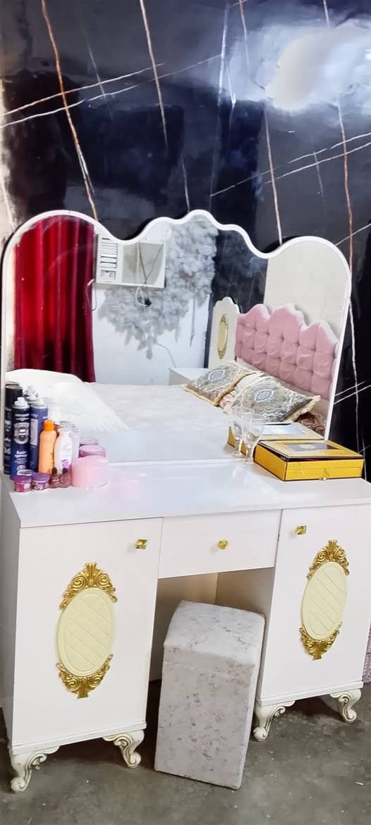 اغرفه الابيع
تسع قطع نضيفه مستخدمه ثلاث اشهر اي ضرر مابيها مستعجله علا بيعتها ٤٥٠ /٤٠٠ قفل تسع9قطع وأناره من الميوزه الجربايه .
العنوان بغداد تاجي منشت نصر .


**إذا كنت صاحب هذا الإعلان وتريد حذفه لأي سبب، رجاءا أرسل رسالة إلى الدعم الفني**