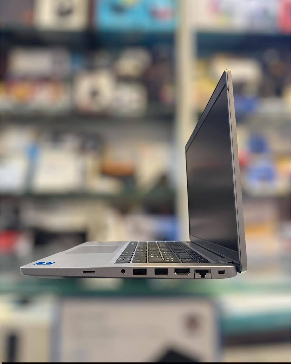 بسعر : 330 الف
Dell Latitude 5420
المواصفات : Intel Core i5-1145G7
 معالج كور اي ٥ الجيل الحادي عشر
‏‎رام: 8GB DDR4
‏‎ذاكرة : 256GB SSD
كرت شاشة داخلي : 4GB INTEL SHARE
‏‎الشاشة: 14inch FHD 
كيبورد ضوئي عربي انگليزي
‏‎ مدخل USB A  و Type C و منفذ سماعة
منافذ HD , Micro SD CARD , LAN
توصيل جميع المحافظات ٥ الاف
ماوس وحقيبة هدية مع الجهاز
ضمان لمدة ١٠ ايام من تاريخ الوصل
مراسلتنا عبر الواتساب او الماسنجر
***********
***********
