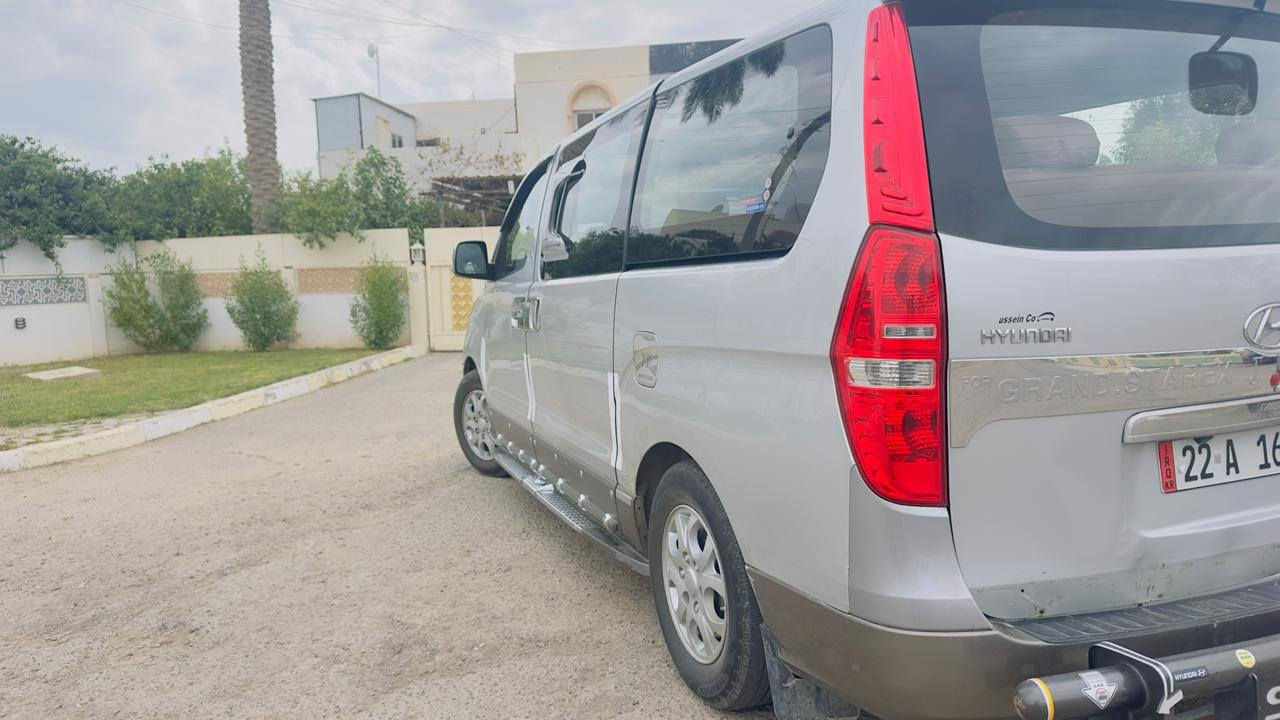 السلام عليكم ستاركس 2009 للبيع سياره كفاله عامه من كلشي عده طخة صغيره باب السلايت موضحه بالسونار والباقي كفاله كفاله محرك كير اكسل تبربد منظومة جديده تايرات صدر كله السعر 135
للتواصل *********** 
***********
