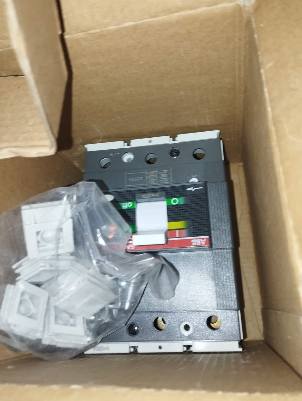 متاح قواطع abb tmax و xt
جميع الامبيرات
63a
100a
125a
160a
250a


**إذا كنت صاحب هذا الإعلان وتريد حذفه لأي سبب، رجاءا أرسل رسالة إلى الدعم الفني**
