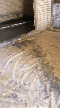 سلام عليكم ورحمة الله وبركاته عمي لي عنده تصليطه صطح اختصاص والله العظيم لي عنده ارضيه صبت نضافه انه بل خدمه شقل مضبوط وعلخيط مايقبل قلط بلمرزاب اخلي لماي وانه خادم جميع ***********
