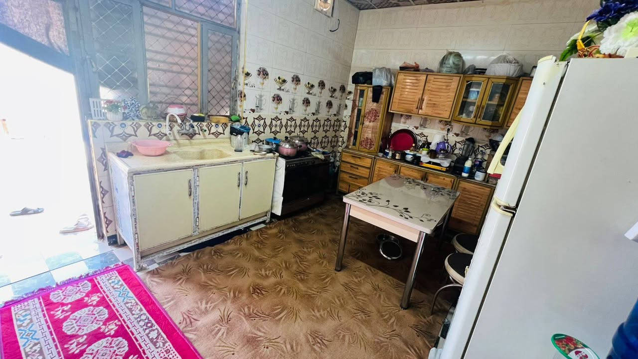 بيت طابوزراعي خلف شقق الزيتون بناء طابوك سقف اعگاده 200متر ثلاث غرف نوم مطبخ براني صاله صحيات سند25 امرقم بلديه  البيت كلش امرتب السعر خاص اقصاد مابيع ***********
