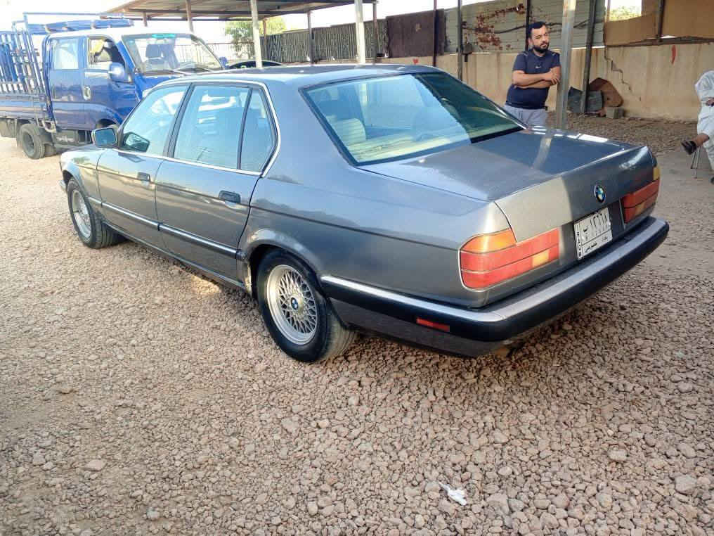 بي ام موديل 93
735 سياره حلوه وخير من الله تحويل مباشر 
السعر 48
***********
