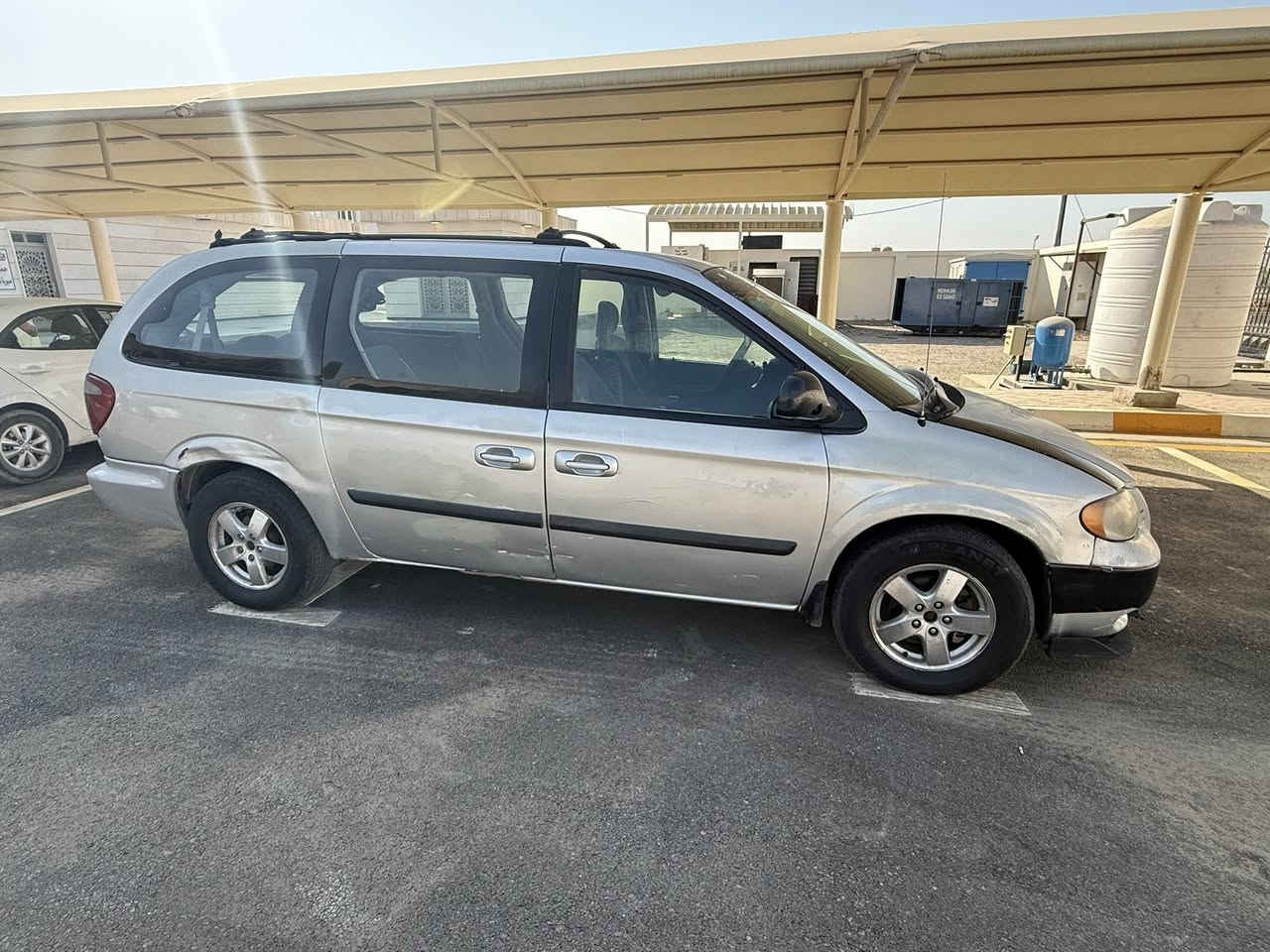 دوج كرفان 2007 طويله
كلين بدون حادث
نظافه الغرفه ١٠٠٪؜ 
تبريد ثلالث قطع شغال ثلج❄️
شاشه اندرويد + كامره
محرك 3.300 طويله
ابواب كهرباء 
كشن سايق كهرباء
تحكم ستيرن جهتين
تحكم مرايات كهرباء
تخم تاير جديد كوري
منظومه بانزين جديده كامله
قاعده فيت بم جديده 
السياره مال بيت جنيه مجهزه من كلشي على الاخر كلشي بيها مضبط عيبها الوحيد الخارج بيها طخات بسيطه وشخوط مثل ما موضح بالصور وصورها الي بامريكا مرفقه وي الصور
كير ومحرك ضمان
السعر 80 وبيها مجال للشراي والجناي 
سنويه جديده باسمي تحويل ثاني يوم
المكان بغداد حي الجامعه 
***********
